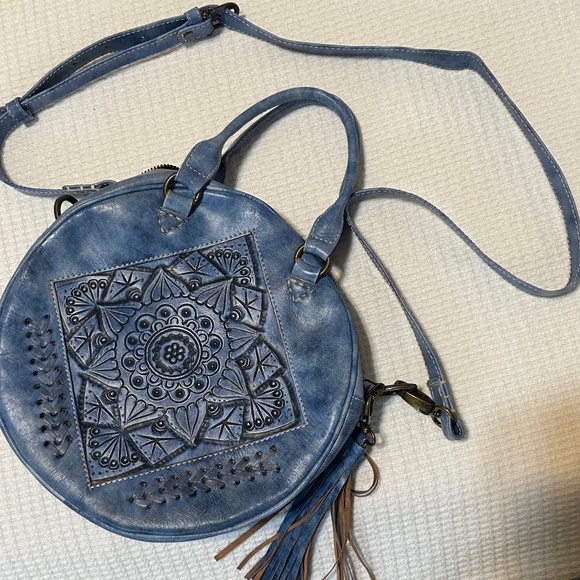 Blue Leather Handbag. Slightly Used  Smoke Free, Pet Free Environment - Picture 1 of 10